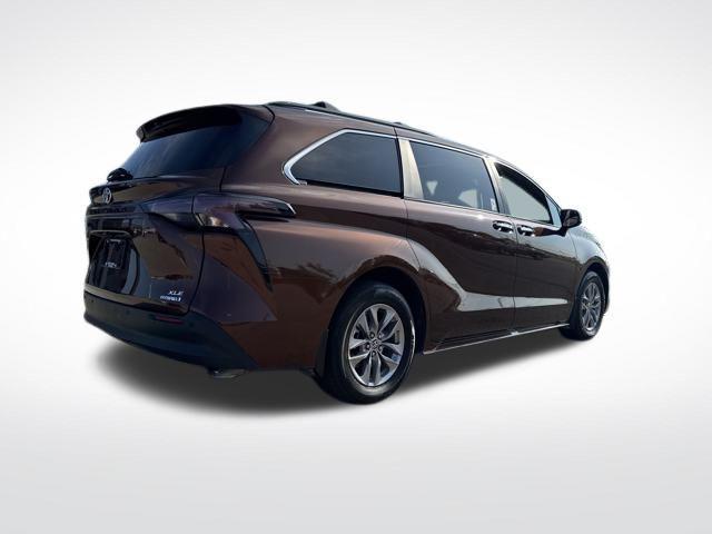Photo of 2024 Sunset Bronze Toyota Sienna