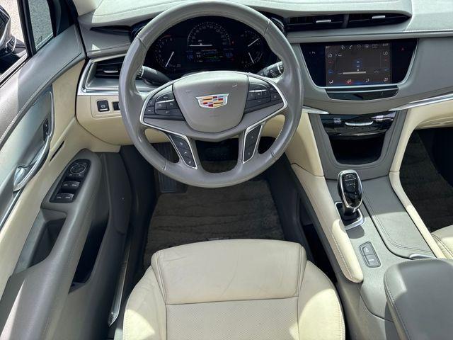 Photo of 2018 Stellar Black Metallic Cadillac XT5