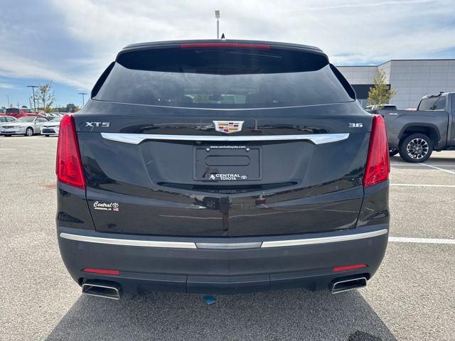 Photo of 2018 Stellar Black Metallic Cadillac XT5