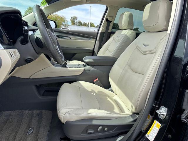 Photo of 2018 Stellar Black Metallic Cadillac XT5