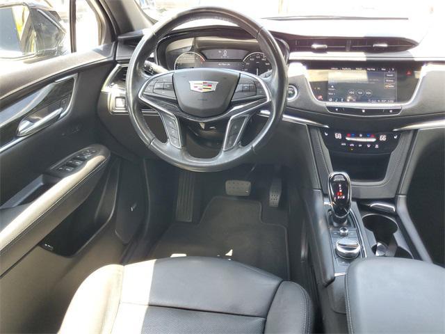 Photo of 2021 Stellar Black Metallic Cadillac XT5
