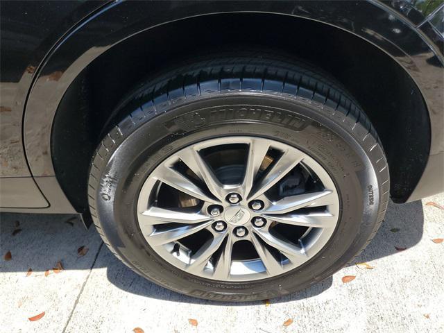Photo of 2021 Stellar Black Metallic Cadillac XT5