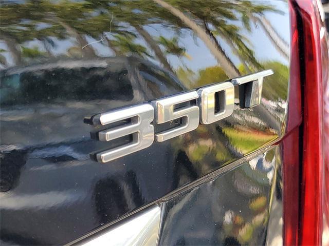 Photo of 2021 Stellar Black Metallic Cadillac XT5