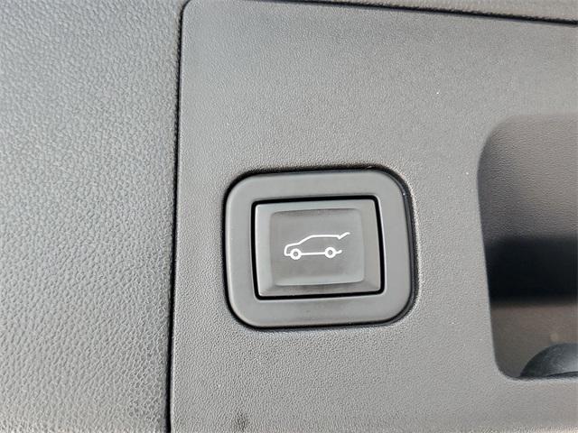 Photo of 2021 Stellar Black Metallic Cadillac XT5