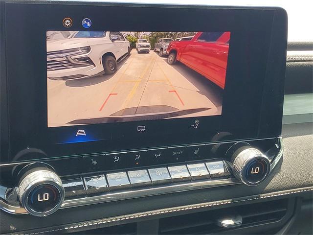 Photo of 2025 Summit White Chevrolet Colorado