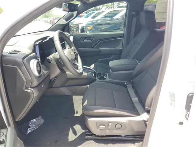 Photo of 2025 Summit White Chevrolet Colorado