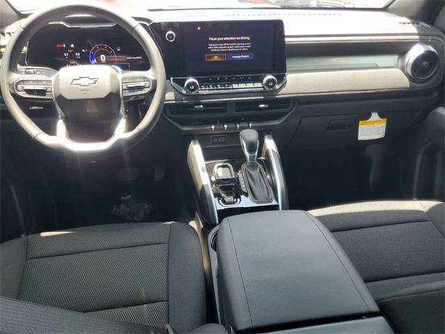 Photo of 2025 Summit White Chevrolet Colorado