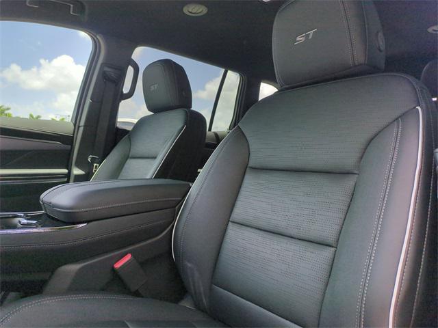 Photo of 2025 Ebony Twilight Metallic Buick Enclave