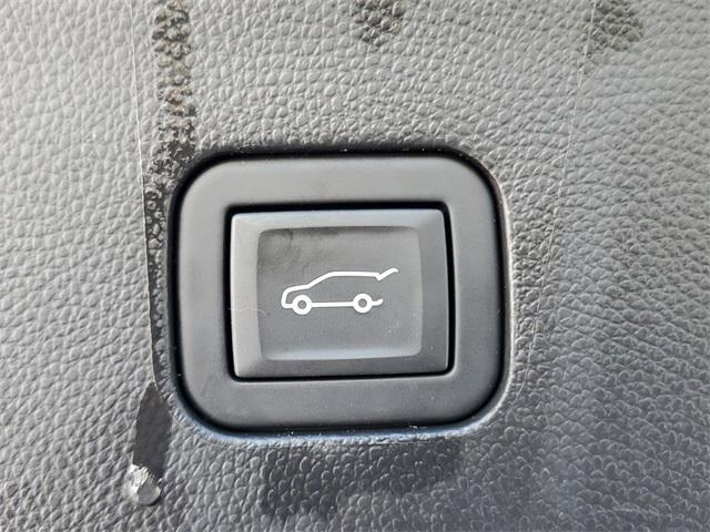 Photo of 2024 Summit White Buick Enclave