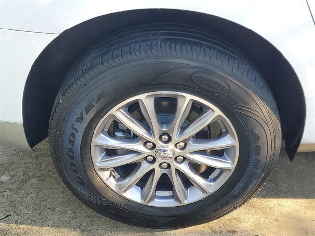 Photo of 2024 Summit White Buick Enclave