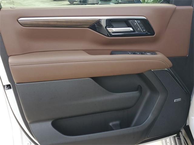 Photo of 2025 Iridescent Pearl Tricoat Chevrolet Tahoe