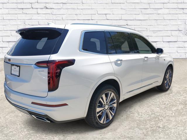 Photo of 2025 Crystal White Tricoat Cadillac XT6