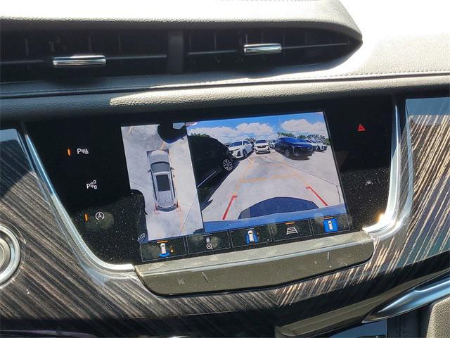 Photo of 2025 Crystal White Tricoat Cadillac XT6