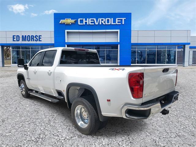 Photo of 2025 Summit White Chevrolet Silverado 3500