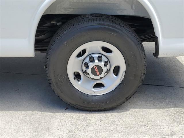 Photo of 2025 Summit White GMC Savana 2500