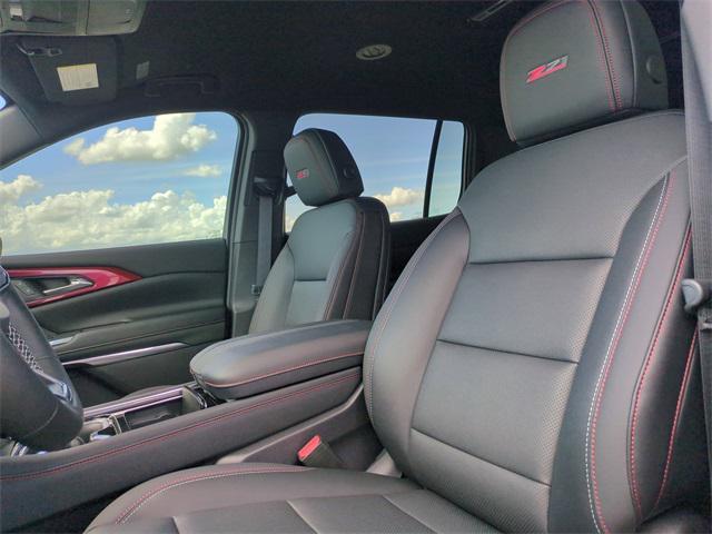 Photo of 2025 Lakeshore Blue Metallic Chevrolet Traverse