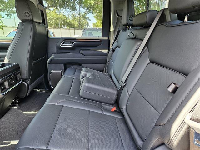 Photo of 2025 Onyx Black GMC Sierra 2500