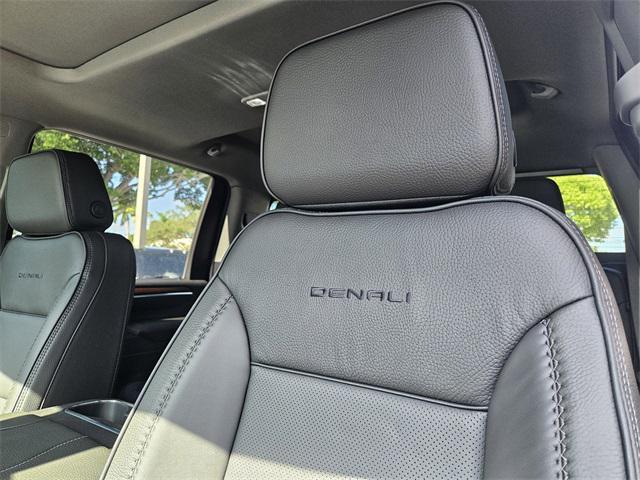Photo of 2025 Onyx Black GMC Sierra 2500