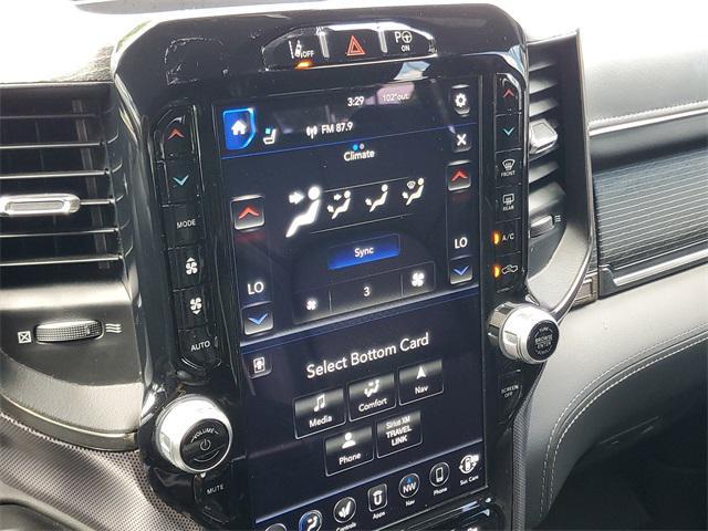 Photo of 2021 Diamond Black Crystal Pearlcoat RAM 1500