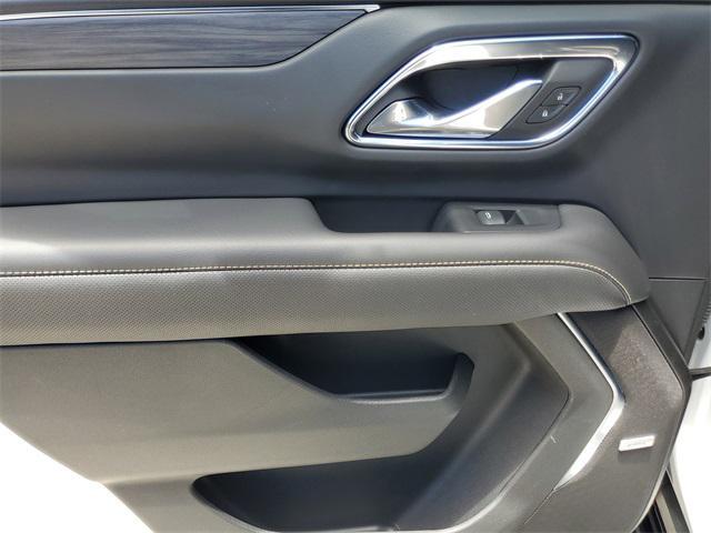 Photo of 2023 Summit White GMC Yukon