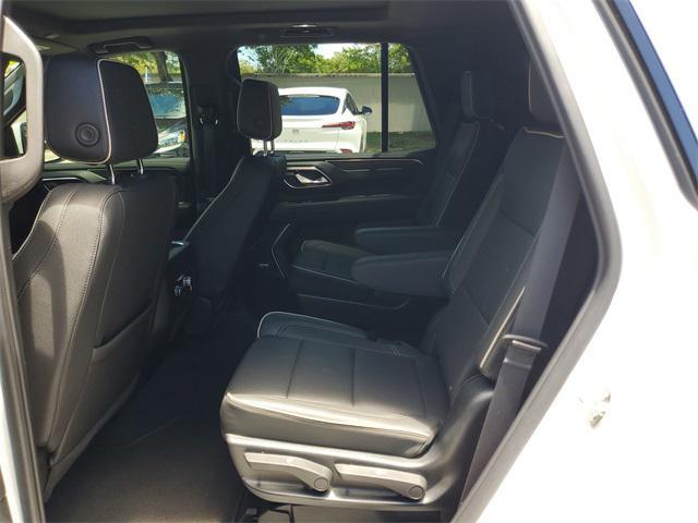 Photo of 2023 Summit White GMC Yukon