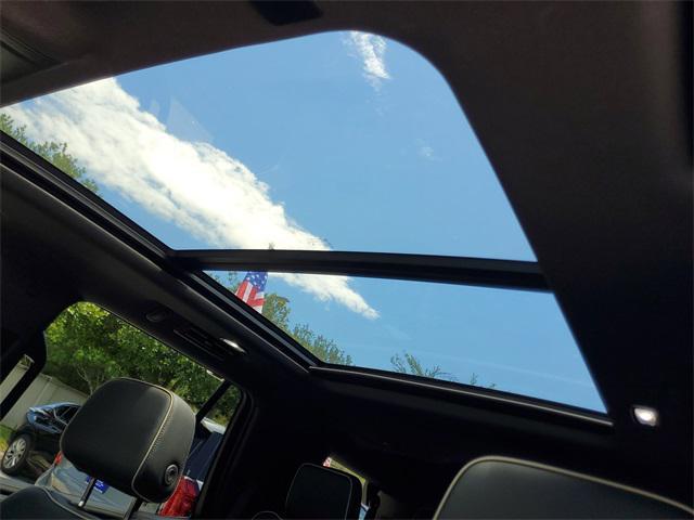 Photo of 2023 Summit White GMC Yukon