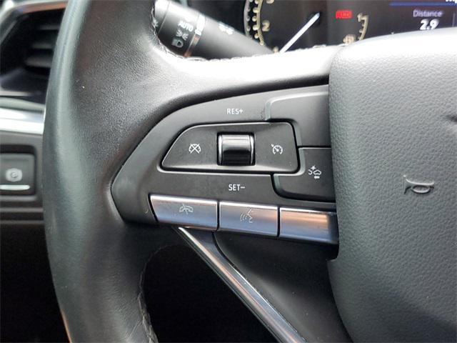 Photo of 2023 Crystal White Tricoat Cadillac XT6