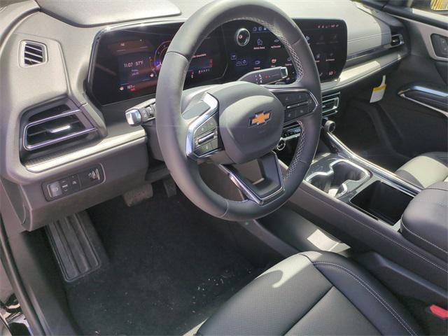 Photo of 2025 Mosaic Black Metallic Chevrolet Traverse