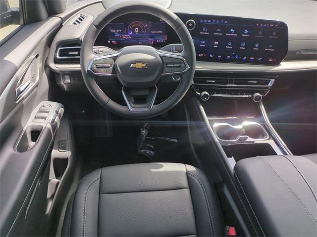Photo of 2025 Mosaic Black Metallic Chevrolet Traverse