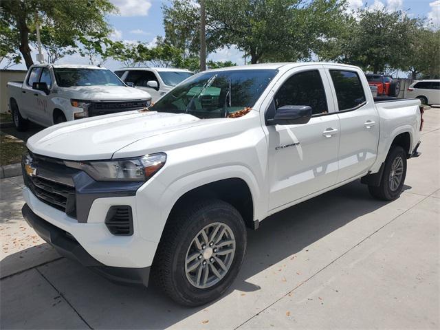 Photo of 2025 Summit White Chevrolet Colorado