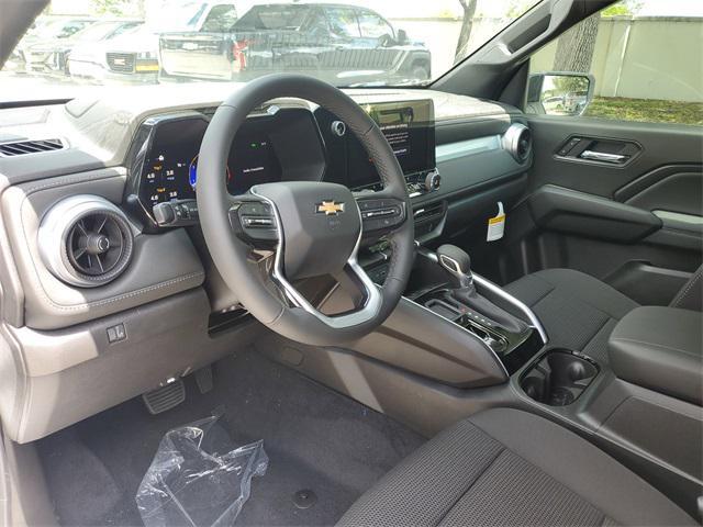 Photo of 2025 Summit White Chevrolet Colorado