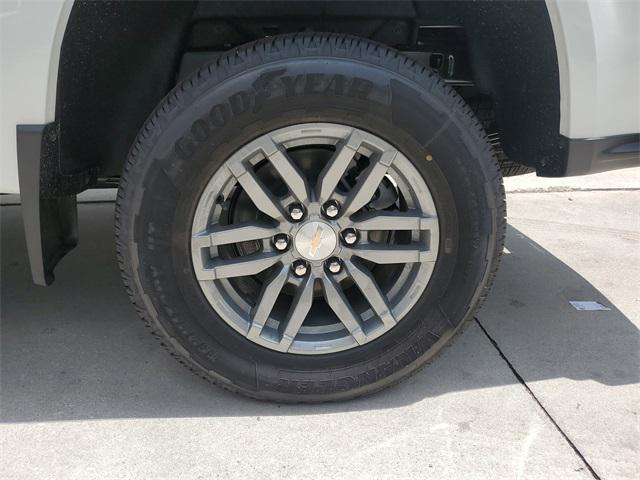 Photo of 2025 Summit White Chevrolet Colorado