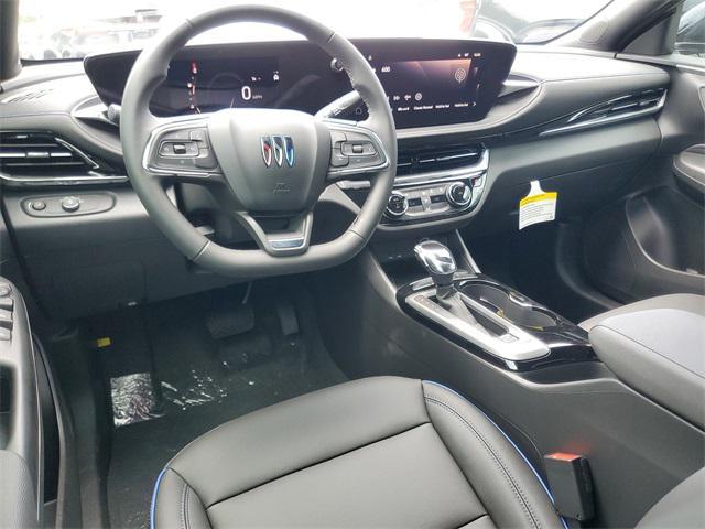 Photo of 2025 Summit White Buick Envista