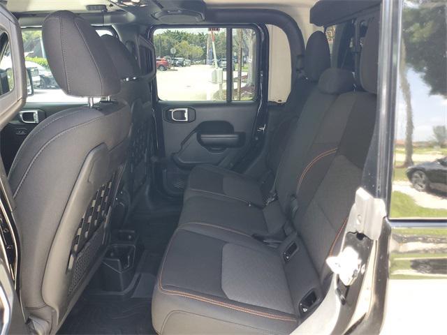 Photo of 2021 Black Clearcoat Jeep Gladiator