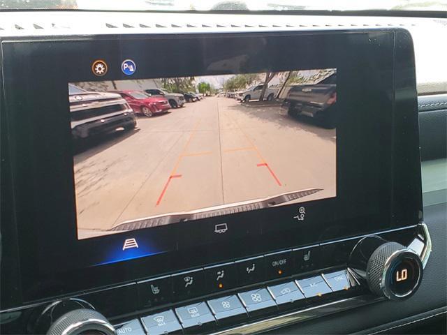Photo of 2025 Summit White Chevrolet Colorado