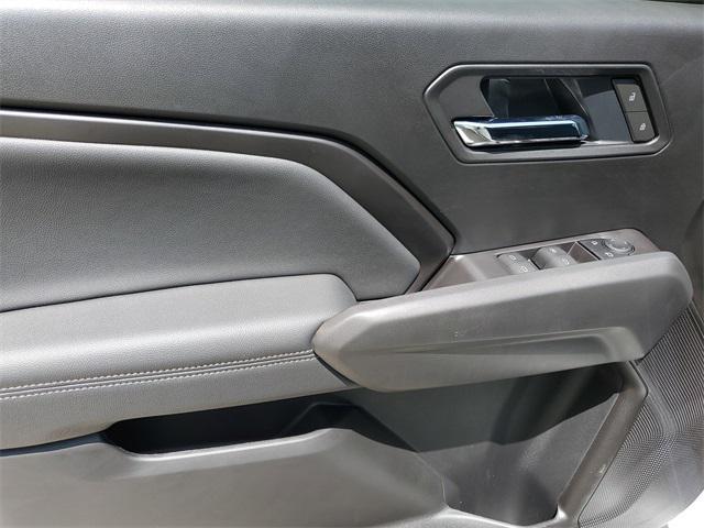 Photo of 2025 Summit White Chevrolet Colorado