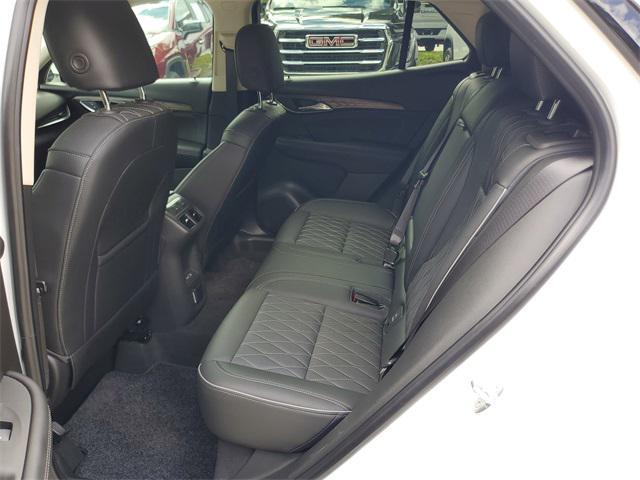 Photo of 2023 White Frost Tricoat Buick Envision