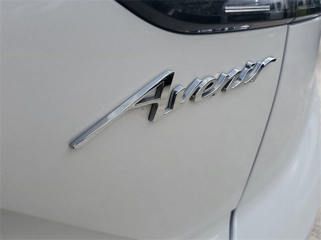 Photo of 2023 White Frost Tricoat Buick Envision