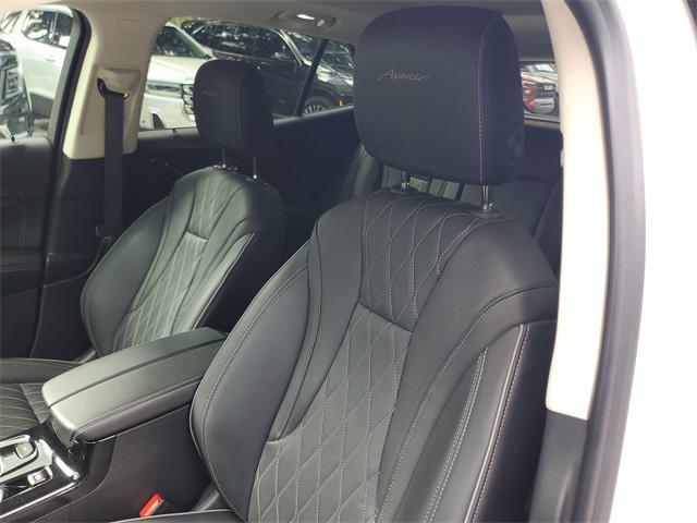 Photo of 2023 White Frost Tricoat Buick Envision