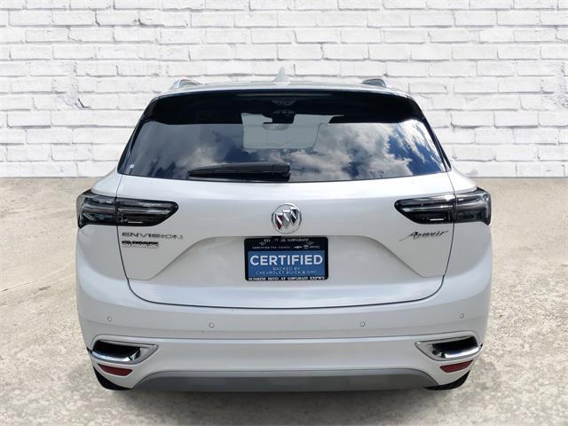 Photo of 2023 White Frost Tricoat Buick Envision