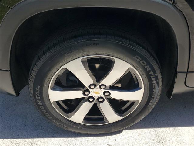 Photo of 2022 Mosaic Black Metallic Chevrolet Traverse