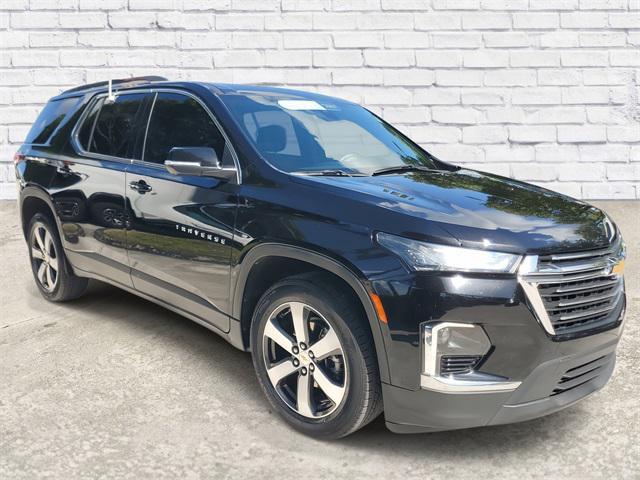 Photo of 2022 Mosaic Black Metallic Chevrolet Traverse