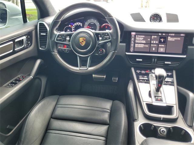 Photo of 2021 Carrara White Metallic Porsche Cayenne