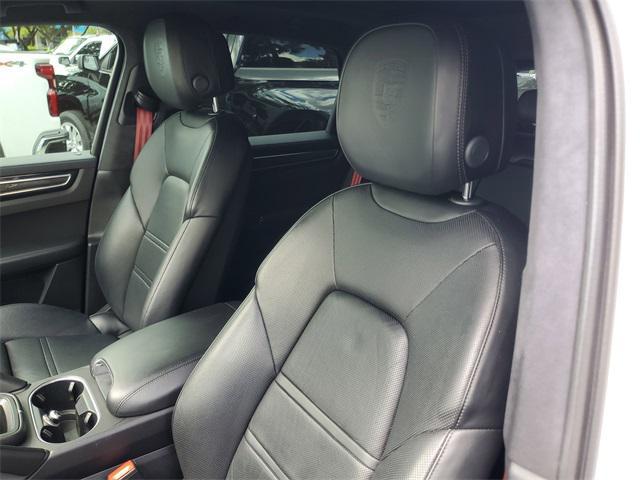 Photo of 2021 Carrara White Metallic Porsche Cayenne