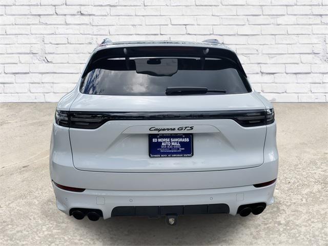 Photo of 2021 Carrara White Metallic Porsche Cayenne