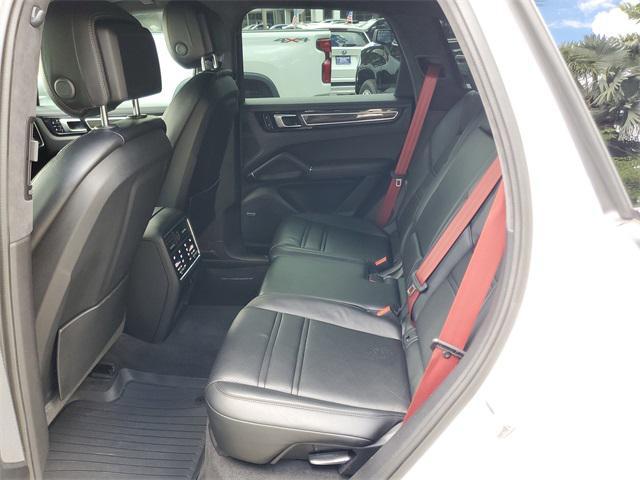 Photo of 2021 Carrara White Metallic Porsche Cayenne
