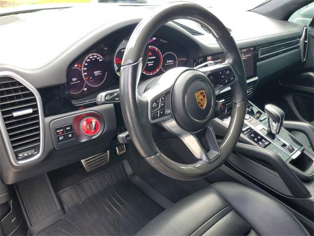 Photo of 2021 Carrara White Metallic Porsche Cayenne