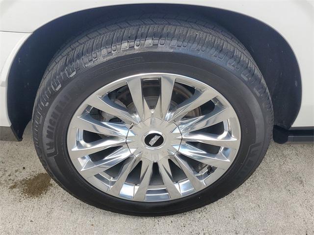 Photo of 2022 Crystal White Tricoat Cadillac Escalade ESV