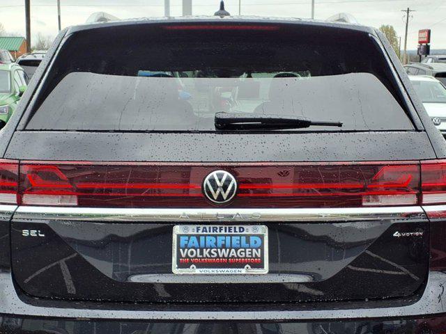 Photo of 2025 Deep Black Pearl Volkswagen Atlas