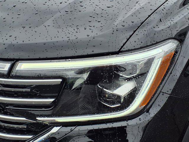 Photo of 2025 Deep Black Pearl Volkswagen Atlas